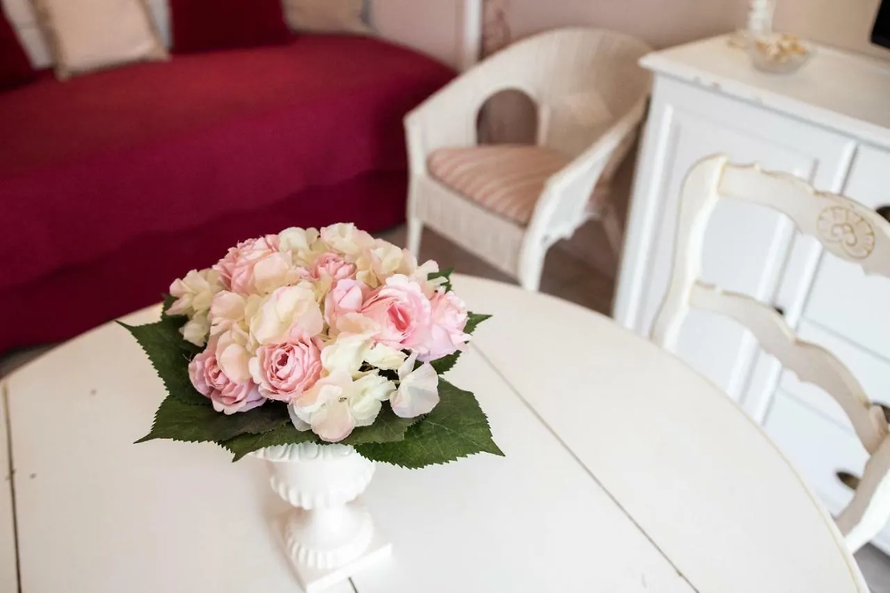 La Milane Bed & Breakfast Cabries 0*,