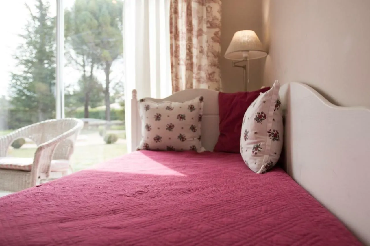 La Milane Bed & Breakfast Cabries